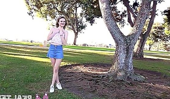 Молодая шатенка отсосала отчиму и дала в узкую попку на диване, порно видео